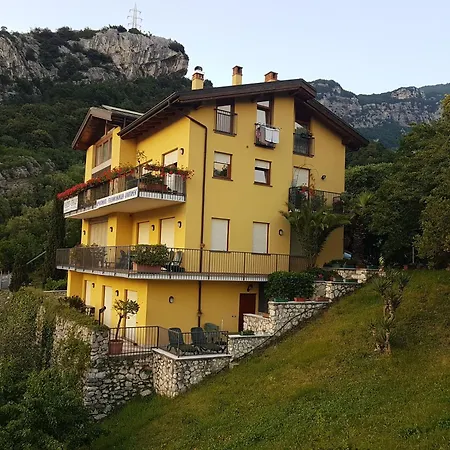 Appartamenti Nido D'Aquila Torbole Sul Garda Exterior photo